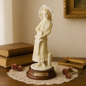 A Belcari Ivory Porcelain Lady Figurine Umbrella Suitcase Vintage‎